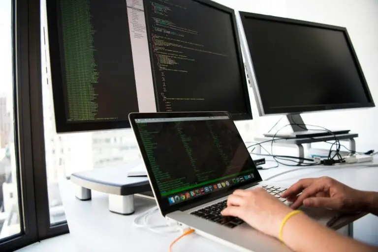 A Complete Guide to Nearshore Software Development: Advantages, Core Principles, and Engagement Models
